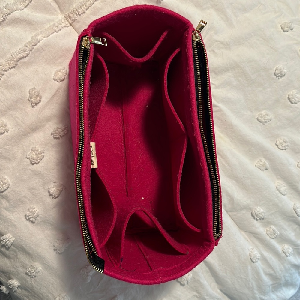 Bag insert, fits perfect in the LV Neverfull MM bag! Like new